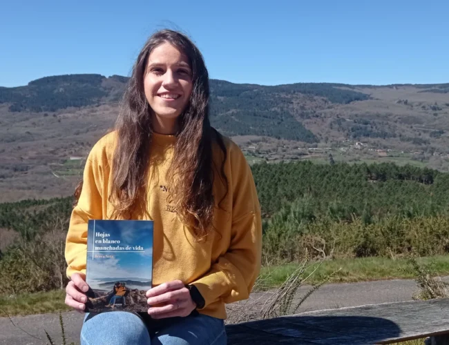Rebeca Neta transforma emociones en poesía en su nuevo libro