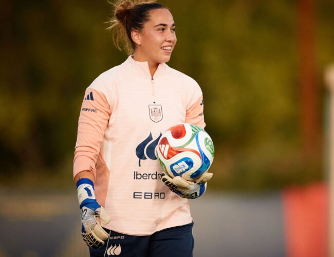 Cata Coll: «La seleccionadora nos hace sentir más libres, nos comprende como jugadoras»