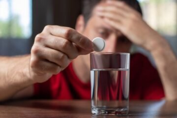 Las trampas de los remedios para la resaca: abuso de alcohol y ningún milagro