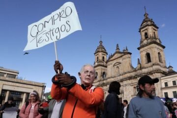 Miles de colombianos marcharon en Bogotá en respaldo a Gustavo Petro
