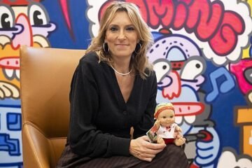 Baby Pelón, la historia detrás del muñeco español que recauda millones para mejorar la vida de los niños con cáncer