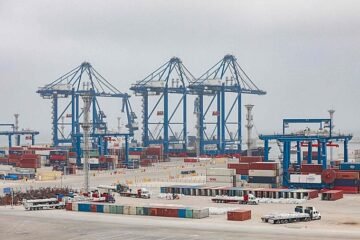 China puede resignarse a perder los puertos de Panamá, pero peleará por Perú