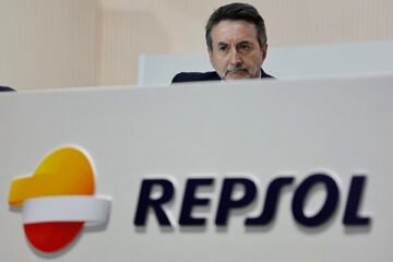 Repsol reduce la inversión en energía verde y vuelve a centrarse en el petróleo en plena tormenta geopolítica
