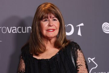 La desconocida familia japonesa de Esperanza Gracia: sus nietos Akira e Itsuki y su hijo Karlos, guía privado en Tokio