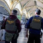 Detenida tras encontrarse con un amor de la juventud 60 años después: una anciana francesa de 86 años, retenida por el ICE en EE.UU.