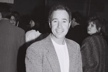 Tras un desagradable divorcio, David Geffen, llega a un acuerdo privado con su ex marido, 50 años más joven