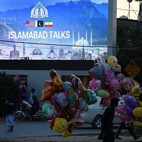 Trump asegura que EE.UU. está ya limpiando de minas Ormuz porque Irán no puede hacerlo