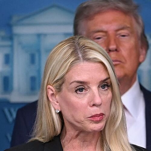 Trump fulmina a la fiscal general Bondi por no controlar el escándalo Epstein