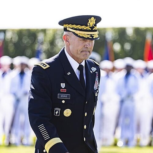 Trump purga al jefe del Ejército y agrava la crisis en EE.UU. por la guerra de Irán