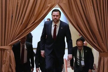 Estados Unidos e Irán se reúnen cara a cara en Islamabad para acordar el final de la guerra