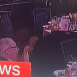 Del hombre que sigue cenando a la mujer que se lleva el vino: la otra cara del intento de atentado contra Trump en la cena de corresponsales