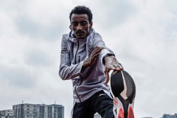 Yomif Kejelcha, el hombre que bajó de las dos horas y perdió el maratón: «Estamos lejos del límite del ser humano»