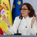Mónica García amenaza con imponer cuarentenas a los pasajeros españoles que no presten consentimiento para ello: «Apelamos al sentido común»