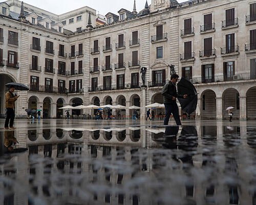 El tiempo este fin de semana estará marcado por las lluvias, que pueden ser fuertes y con tormentas en varios puntos de España