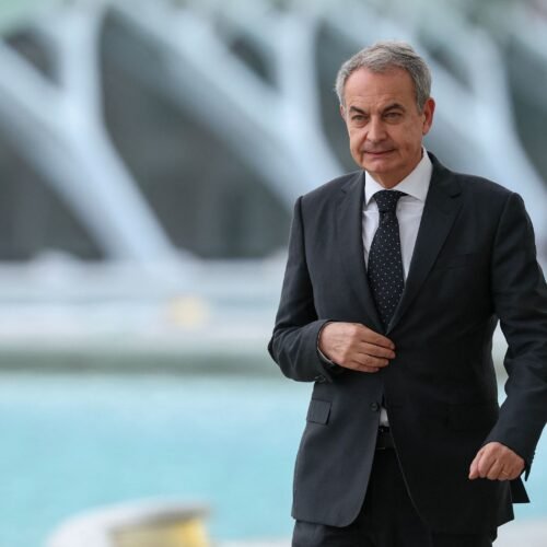 Las acusaciones de Plus Ultra piden retirar el pasaporte a Zapatero por «elevado riesgo de fuga» y que declaren los ex ministros Montero y Escrivá