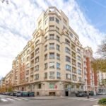 Inversores y lujo reemplazan al pequeño comprador en la gran cita de la vivienda en Madrid