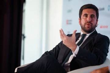 Riquelme obtiene vía libre de sus inversores para disputar a Florentino Pérez la presidencia del Madrid: «Pueden ser las últimas elecciones»