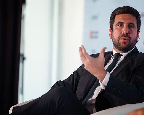 Riquelme obtiene vía libre de sus inversores para disputar a Florentino Pérez la presidencia del Madrid: «Pueden ser las últimas elecciones»