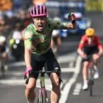 Michael Valgren agua la fiesta a la escapada del Movistar en el Giro