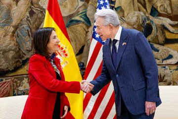China sale en defensa de España tras las advertencias del embajador de EEUU en Madrid sobre los riesgos de acercarse a Pekín