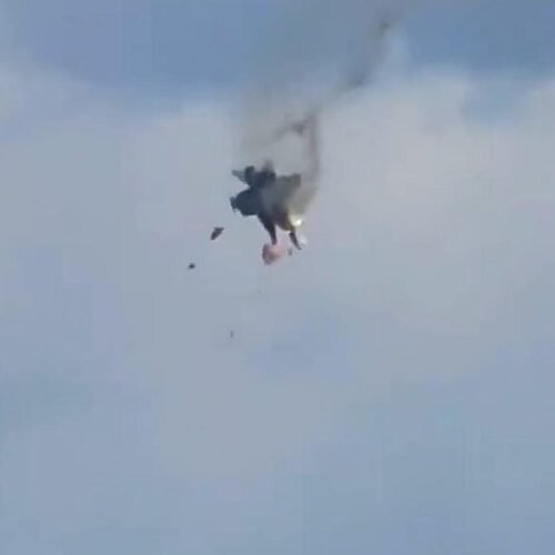 Dos cazas estadounidenses chocan en pleno vuelo durante una exhibición en Idaho