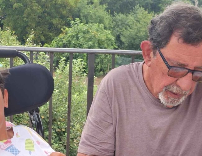 RAMIRO TOMÁS SUEIRO BELOSO CONECTA GENERACIONES Y SOLIDARIDAD EN LA PRESENTACIÓN DE SU OBRA ‘HABITACIONES SIN BARRER’