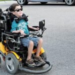 Una rodillera robótica logra que niños con atrofia muscular se pongan de pie