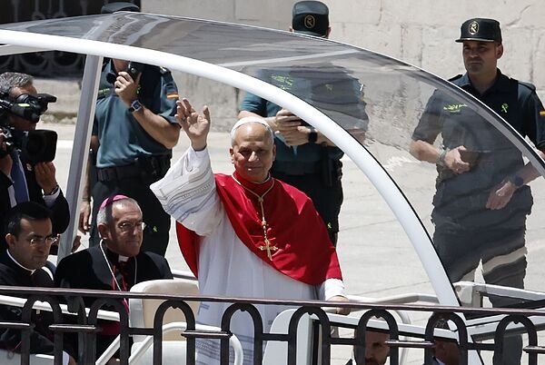 Visita del papa León XIV a Madrid, en directo  | Cientos de jóvenes esperan ya emocionados al Papa en la calle para celebrar la vigilia: «Es nuestro momento de darlo todo por la fe a tope»