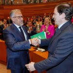 Mañueco minimiza los cambios de nombres en un gobierno con Pollán (Vox) como ‘número dos’ y al frente de inmigración