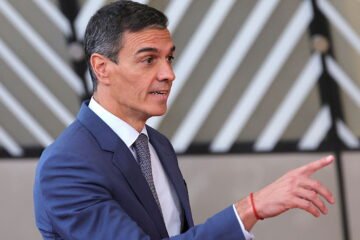 Sánchez ha mantenido contacto con Zapatero «todos estos días» tras su imputación: «Respaldo a José Luis»