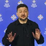 Zelenski destituye al jefe del Ejército en plena guerra entre tecnológicos y militares a la soviética