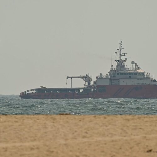 EE.UU. ataca objetivos iraníes tras el cierre del estrecho de Ormuz «hasta nuevo aviso»