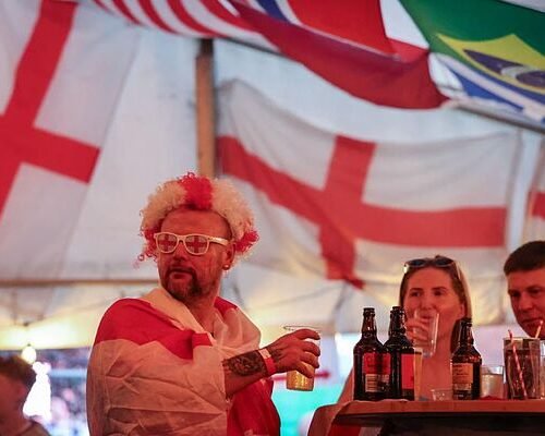 Starmer da permiso a los pubs para que abran hasta las cinco de la madrugada la noche del México – Inglaterra de octavos de final