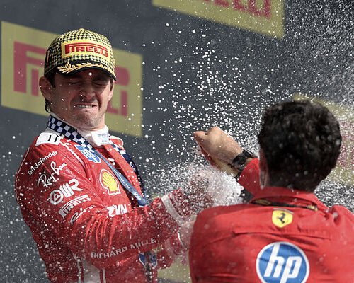 Leclerc se lleva un Gran Premio de Gran Bretaña con final desangelado