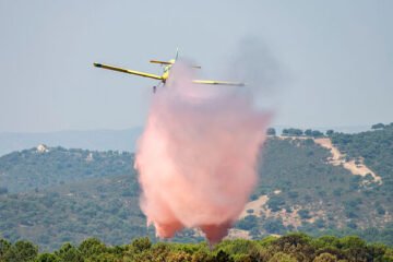 El Gobierno deja a las CCAA sin la mitad de los aviones anti incendios de élite que les prometió