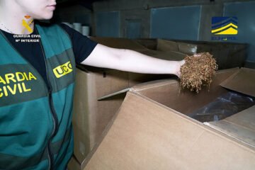 La UCO desmantela el ‘imperio’ del tabaco ilegal en España: 6 fábricas funcionando 24 horas y 8 millones de ‘camel’ falsos al día