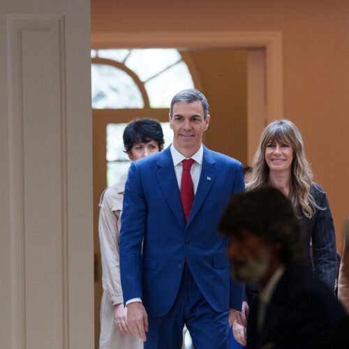 La asesora de Begoña Gómez reprocha al juez que les haga recoger en persona el pasaporte