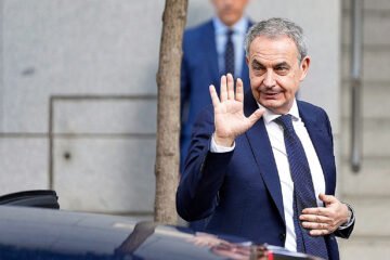 La condena del Supremo en el caso Palau por tráfico de influencias complica el futuro judicial de Zapatero