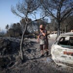 La ansiada vuelta a casa de los desalojados: «Estaba llegando y me temblaban las piernas. La finca la daba por quemada, pero la casa… pensaba que no»