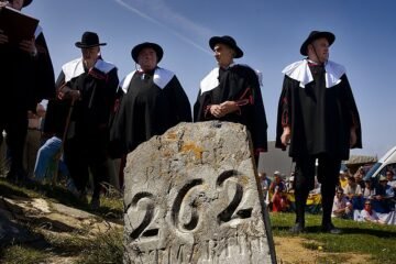 «¡Paz en adelante!»: el histórico pacto internacional que se renueva cada año con tres vacas