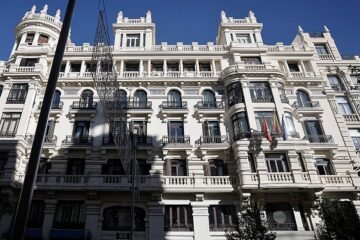 De Alcalá, 31 a Gran Vía, 6: los edificios históricos que gestiona la empresa pública tras el polémico ático de Chamberí