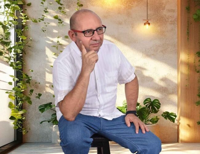 JORGE ALBERTO GUARIN TORRES REVELA EL DRAMA DEL CONFLICTO EN SU NOVELA ‘LA MALDICIÓN DE UNA GUERRA’