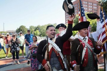 EE.UU. cumple 250 años con Trump como protagonista y el país más dividido que nunca