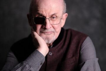 El Juzgado declara culpable de «un acto de terrorismo» al agresor de Salman Rushdie