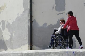 El salvavidas invisible de la esclerosis múltiple: «Aceptar ayuda no siempre es fácil»