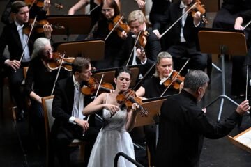 El genio de María Dueñas y la diligencia de Alan Gilbert riegan Santander