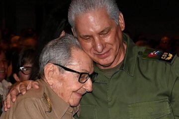 Raúl Castro reaparece en el homenaje a su hermano Fidel en La Habana