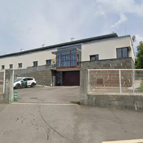 Un guardia civil asesina en el cuartel de Llanes a su ex pareja, también agente, y muere en el tiroteo con otros compañeros que trataron de impedir la agresión