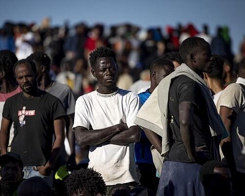Entrada de inmigrantes a Ceuta desde Marruecos, en directo | Once condenados en Marruecos a hasta seis meses de cárcel por la entrada masiva de migrantes en Ceuta