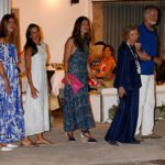 La Familia Real cumple una tradición más en Palma y salen a cenar por Portixol: cruce de vestidos y un invitado inesperado